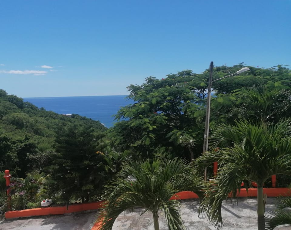 les flamboyants Apartment in Bouillante