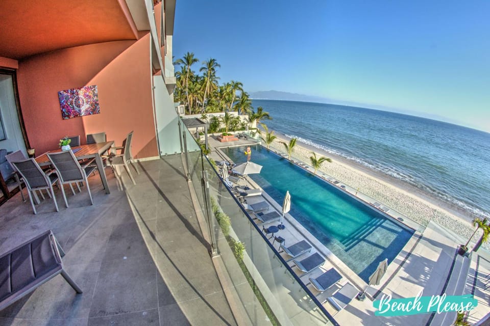 Casa del Mar Bucerias - Beachfront Condos House in Bucerias