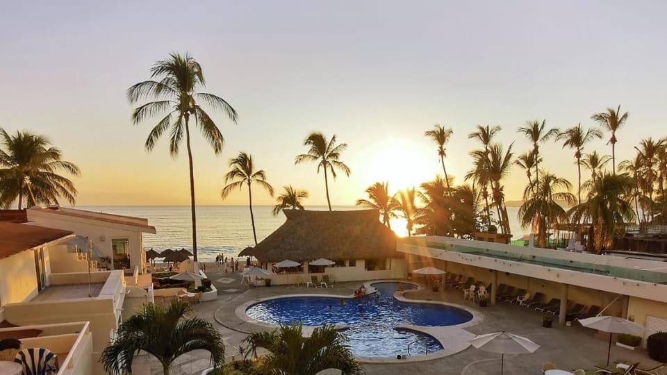Costa Dorada - Beachfront Penthouse in Bucerias Golden Zone House in Bucerias