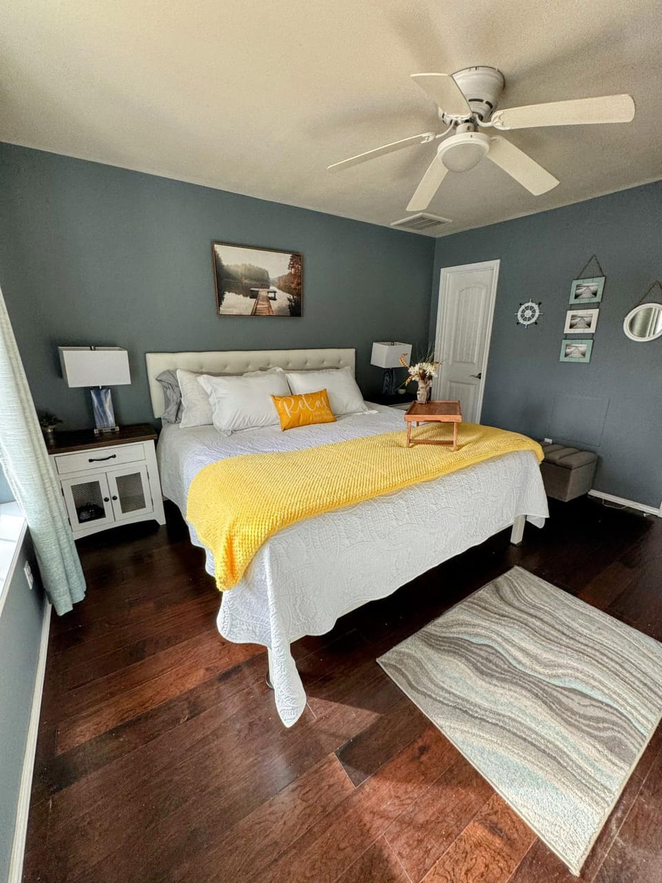 Bed, Photo of the whole room, Bedroom