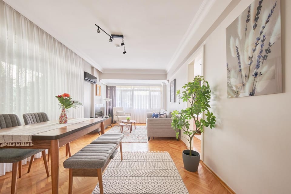 TV and multimedia, Living room, Dining area, air conditioner