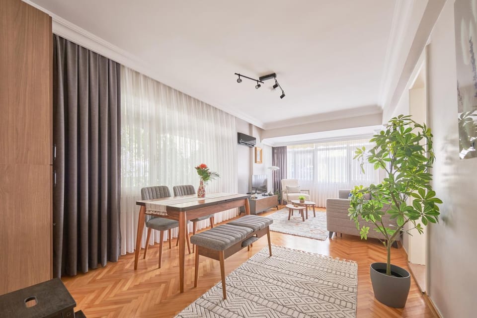 TV and multimedia, Living room, Dining area, air conditioner
