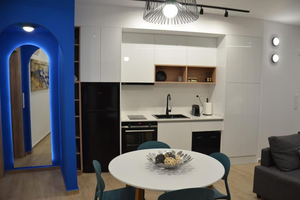 Luxurious City Apartment with Sea View - Lite Blue Apartment in Heraklion