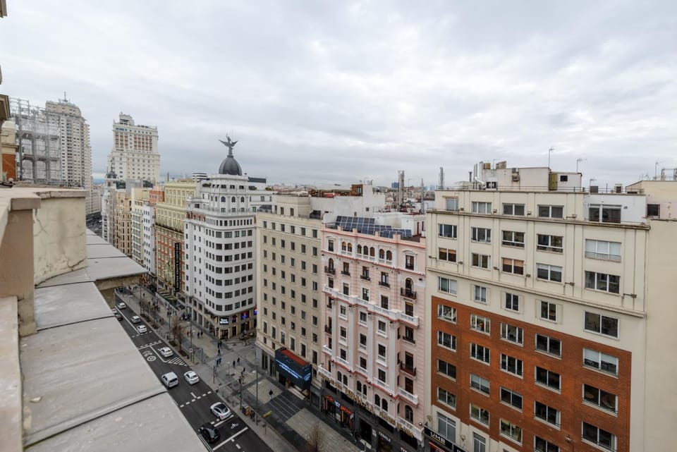 City view, Street view, Location