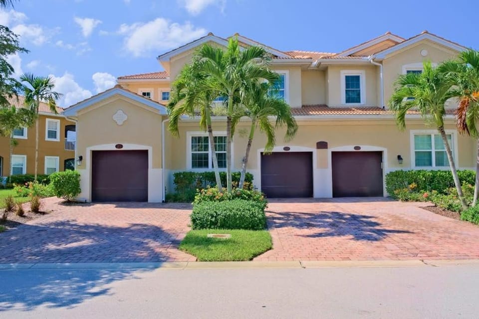 Paradise in Creekside Preserve House in Lee County