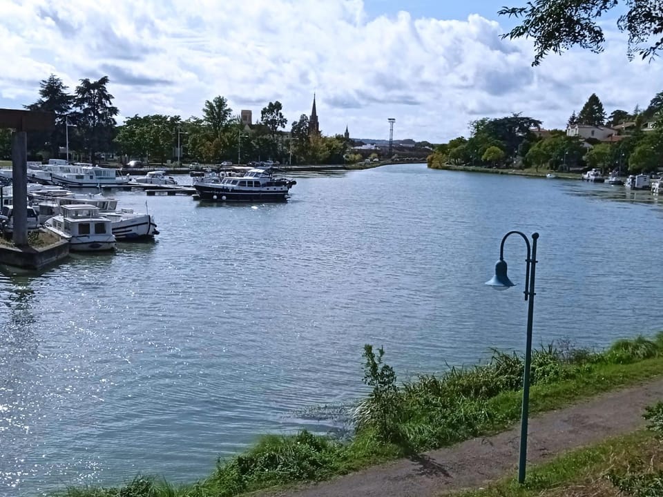 Grand T5 le canal Apartment in Occitanie