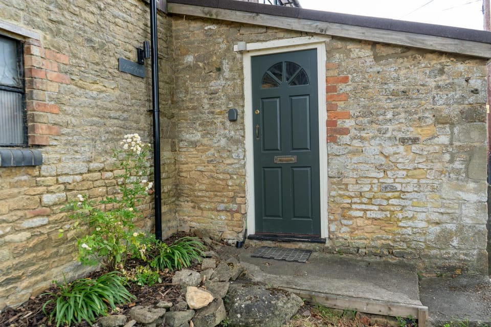 Property building, Facade/entrance, Day, View (from property/room)