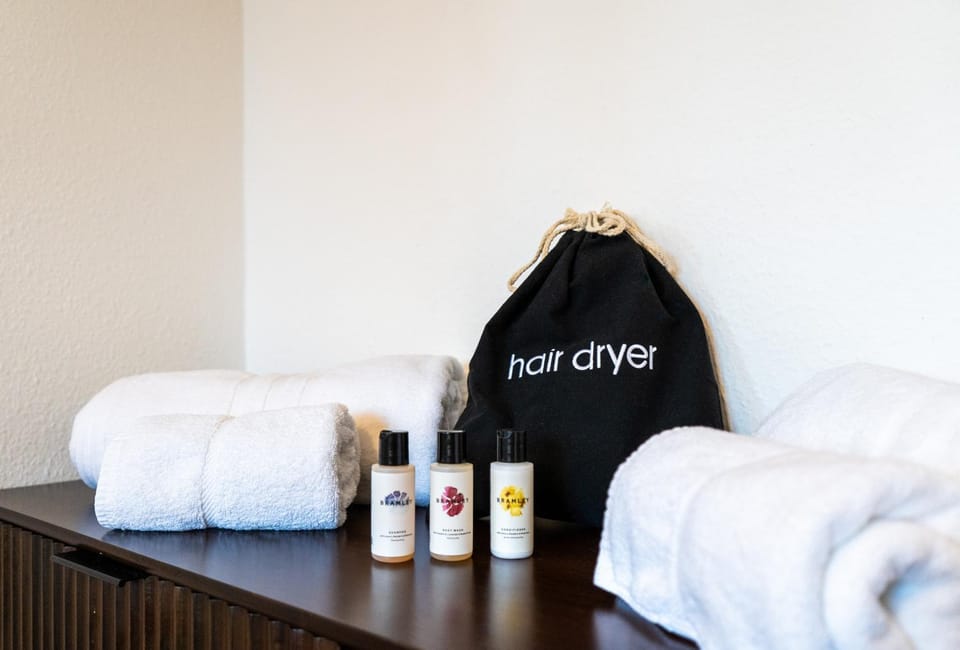 Decorative detail, Bedroom, Text overlay, towels