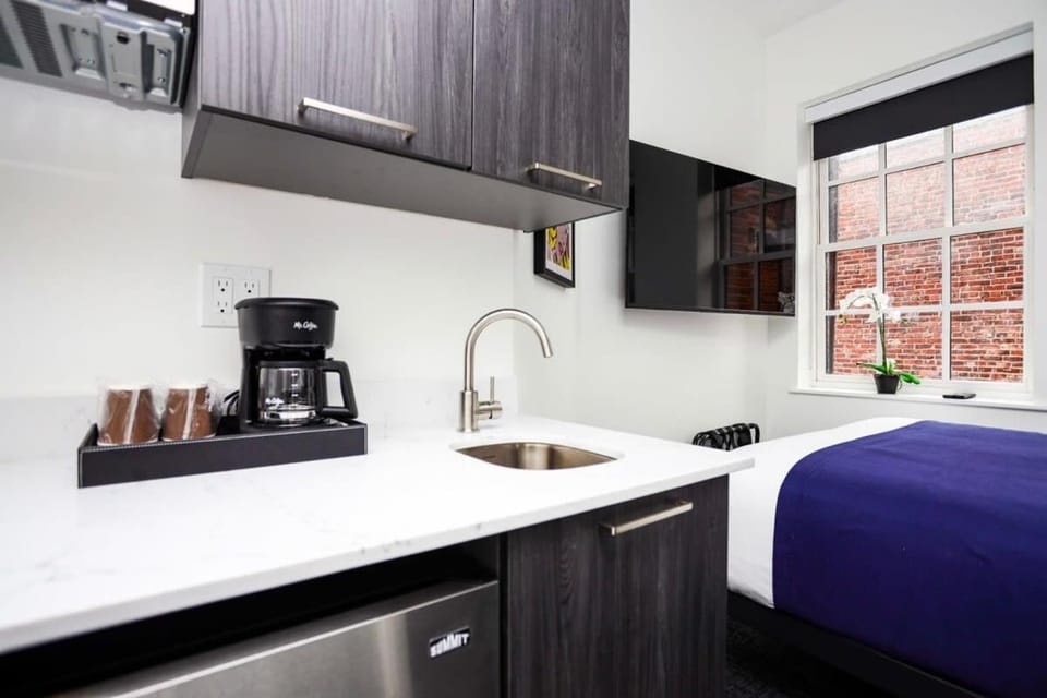Stylish Studio in Historic Boston - Unit #404 Apartment in Boston