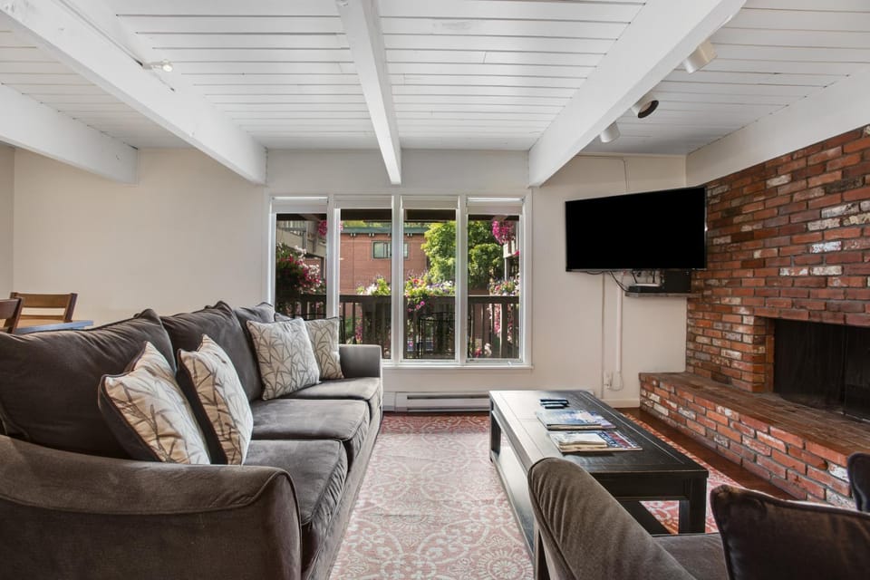 Chateau Chaumont by Snowmass Vacations Apartment in Aspen