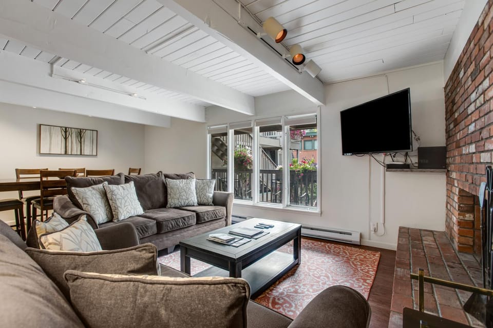 Chateau Chaumont by Snowmass Vacations Apartment in Aspen