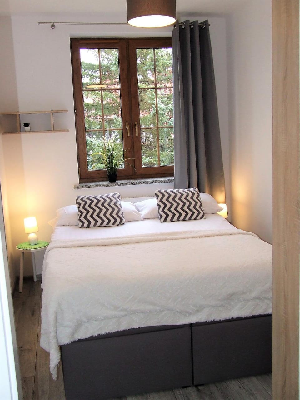 Bed, View (from property/room), Photo of the whole room, Decorative detail, Bedroom