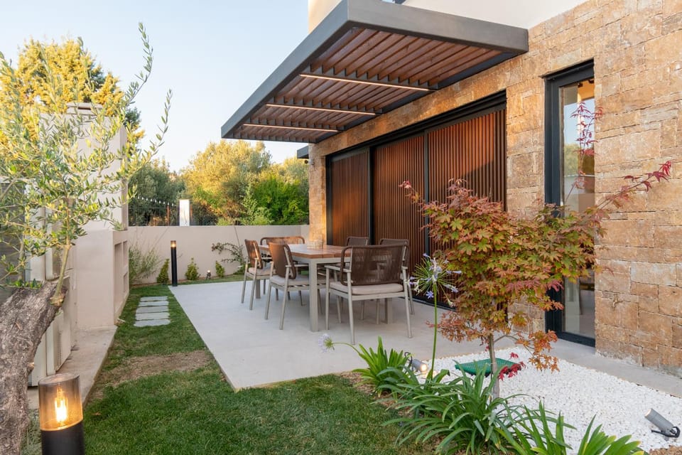 SithoniaRS Luxury Three Floors Villa With Private Pool & Garden Villa in Nikiti