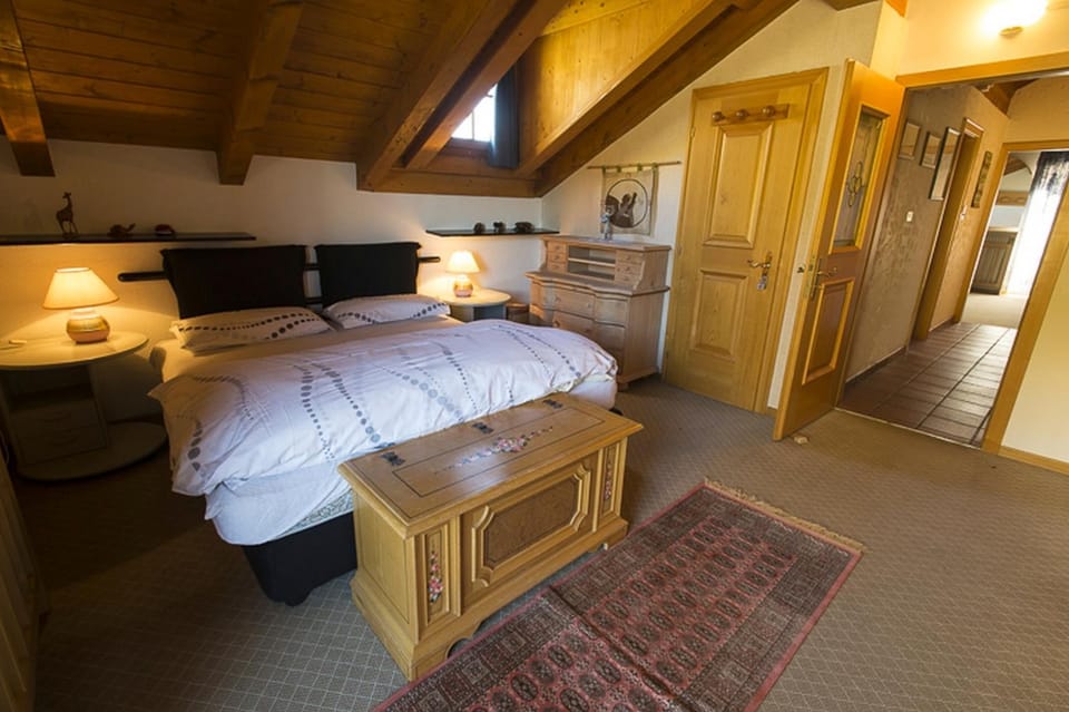 Day, Photo of the whole room