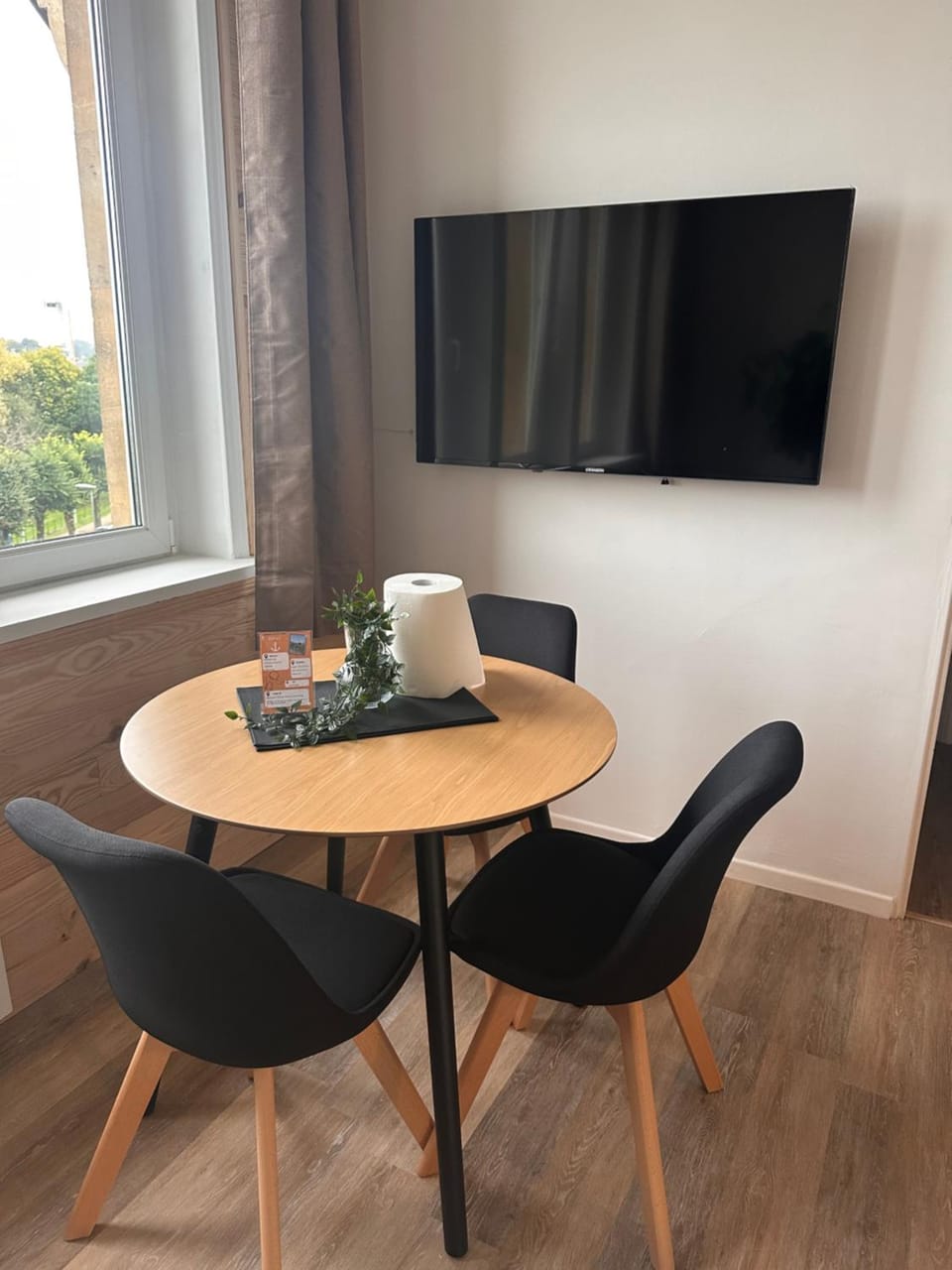 TV and multimedia, Seating area