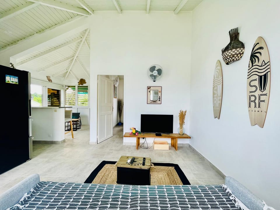 Living room, fireplace