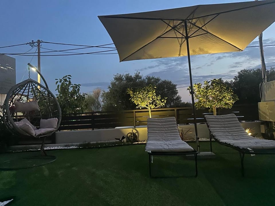 Patio, Garden, Seating area, sunbed