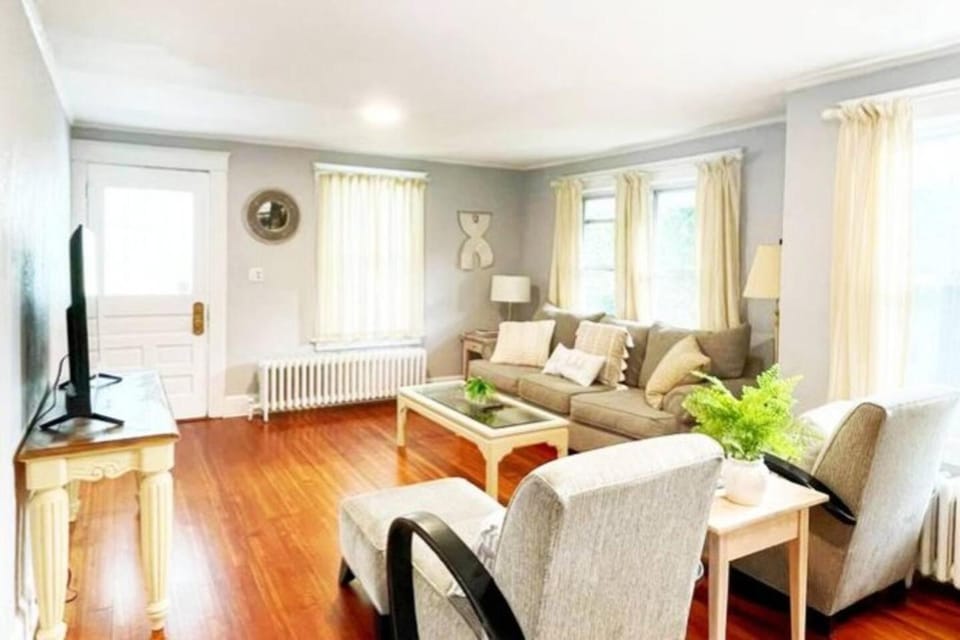 Communal lounge/ TV room, TV and multimedia, Living room, Seating area