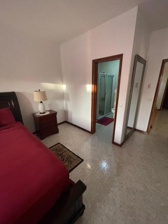 Isa House - Private Rooms in a Shared Duplex Apartment in Praia