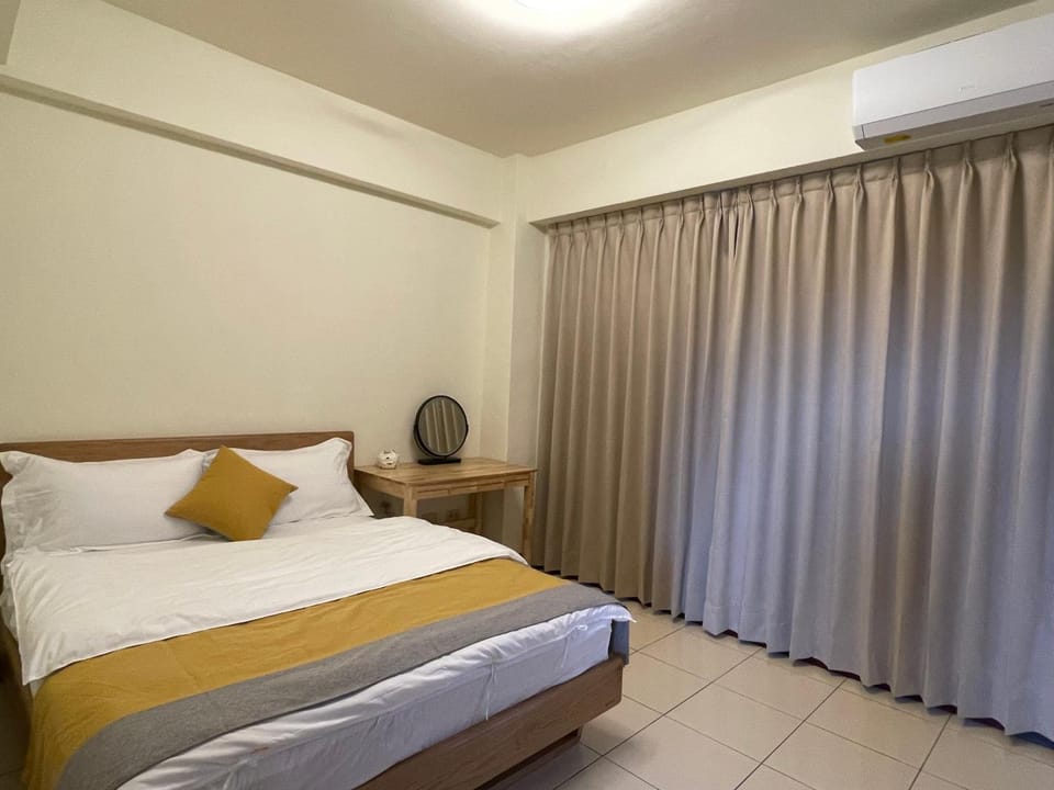 Bed, Photo of the whole room, Bedroom, Breakfast