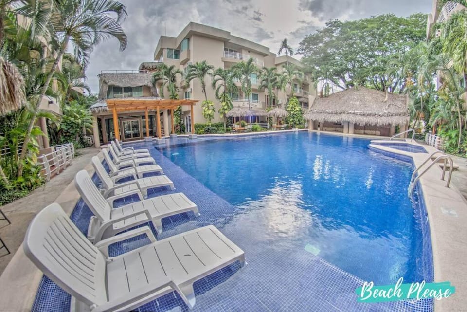 Perla del Mar - Large Pool and 6 blocks to Beach House in Bucerias