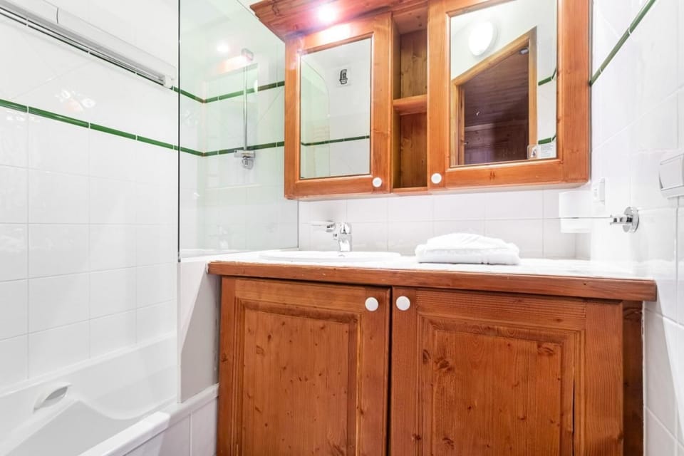 Bathroom, kitchen