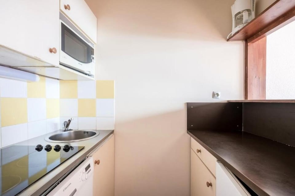 Bathroom, oven, kitchen