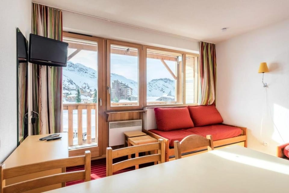 Bed, kitchen