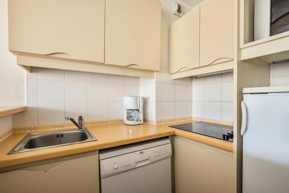 Bathroom, oven, kitchen