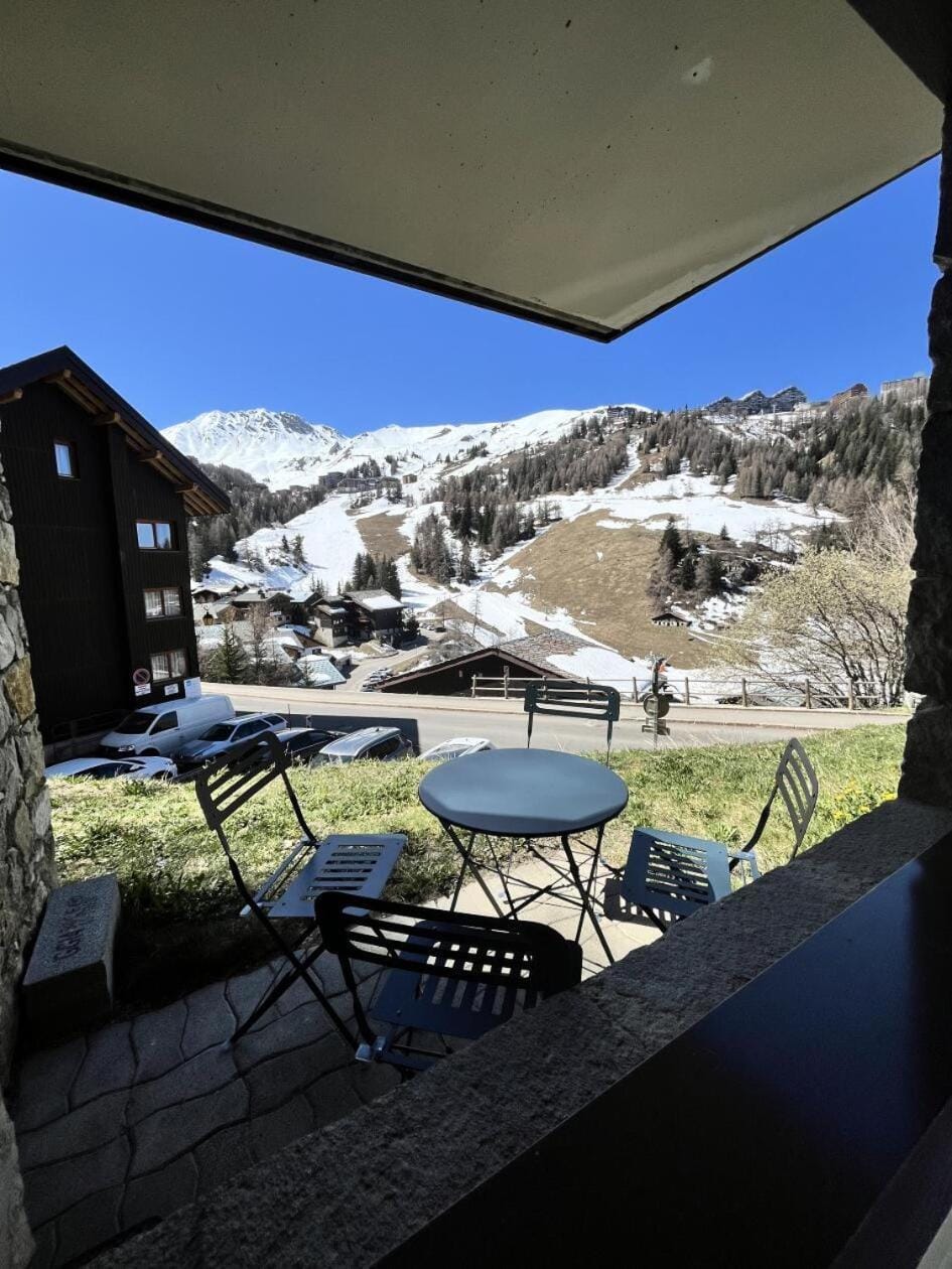 Mountain view, furniture