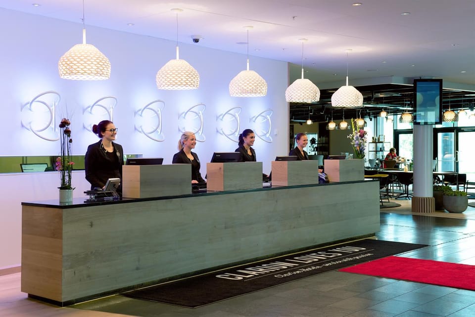 Staff, Day, Lobby or reception, Seating area, On site