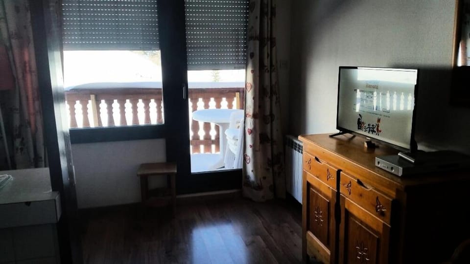 TV and multimedia, furniture