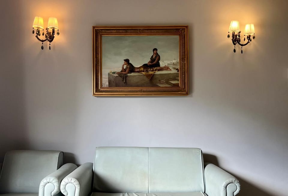Living room, Decorative detail, Seating area
