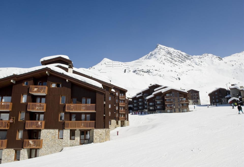 Skiing, Mountain view