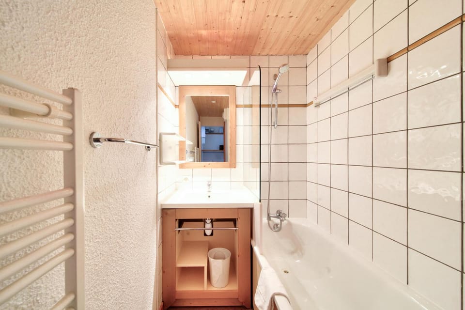 Shower, Toilet