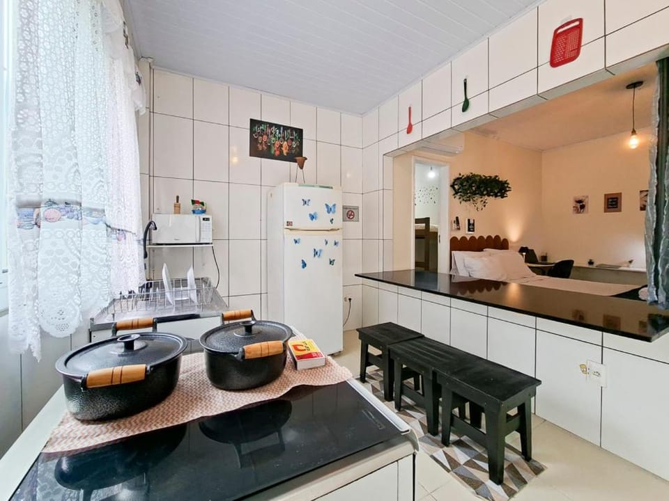Communal kitchen, microwave, minibar, stove, air conditioner