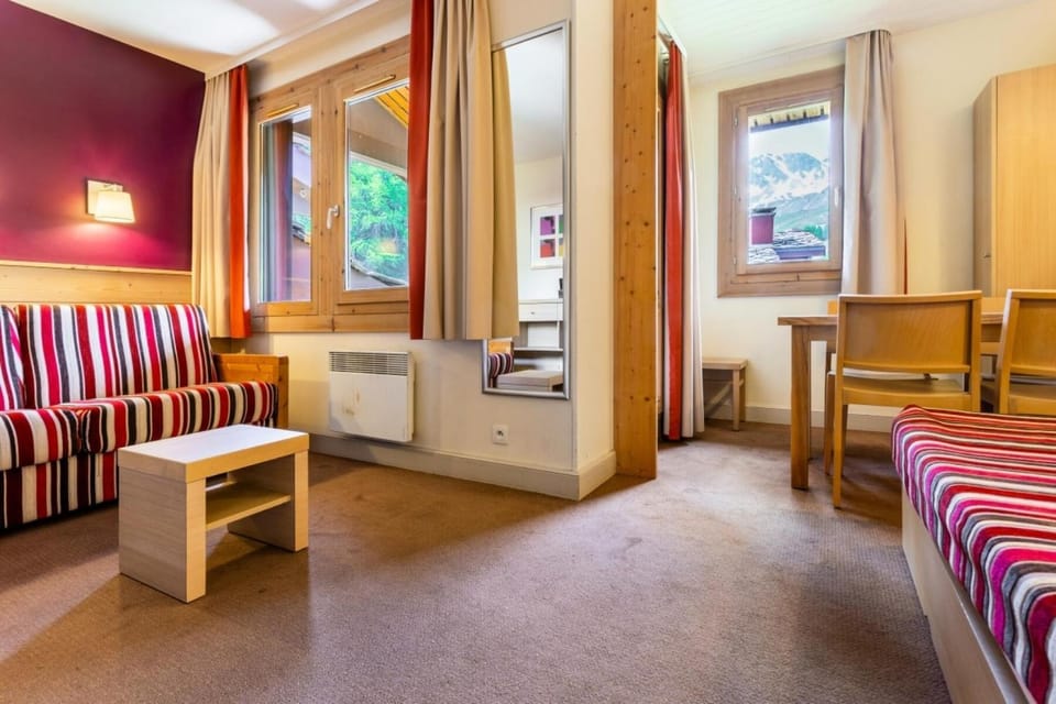 Bed, kitchen