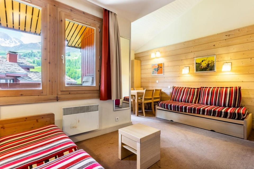 Bed, furniture, kitchen