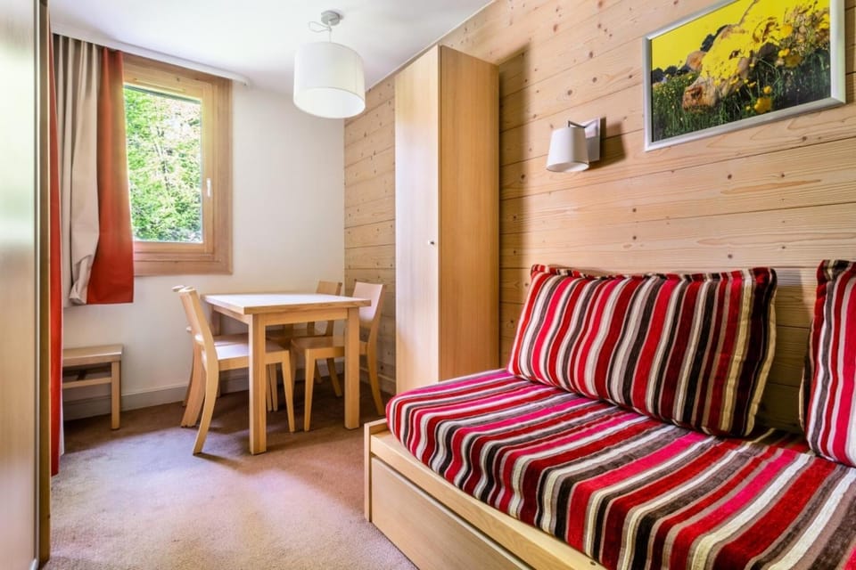 Bed, kitchen