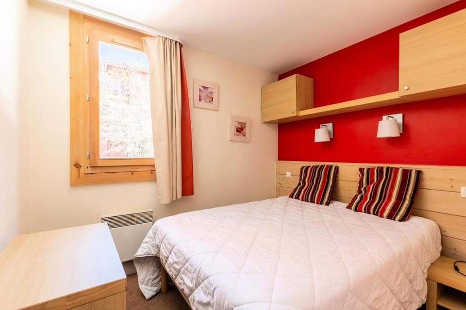 Bed, Bedroom, furniture