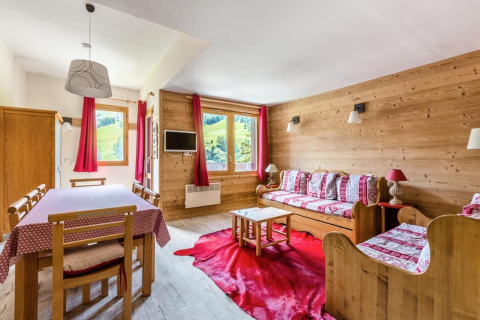 Bed, kitchen