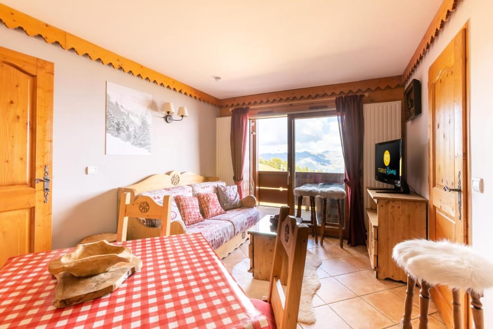 Bed, kitchen