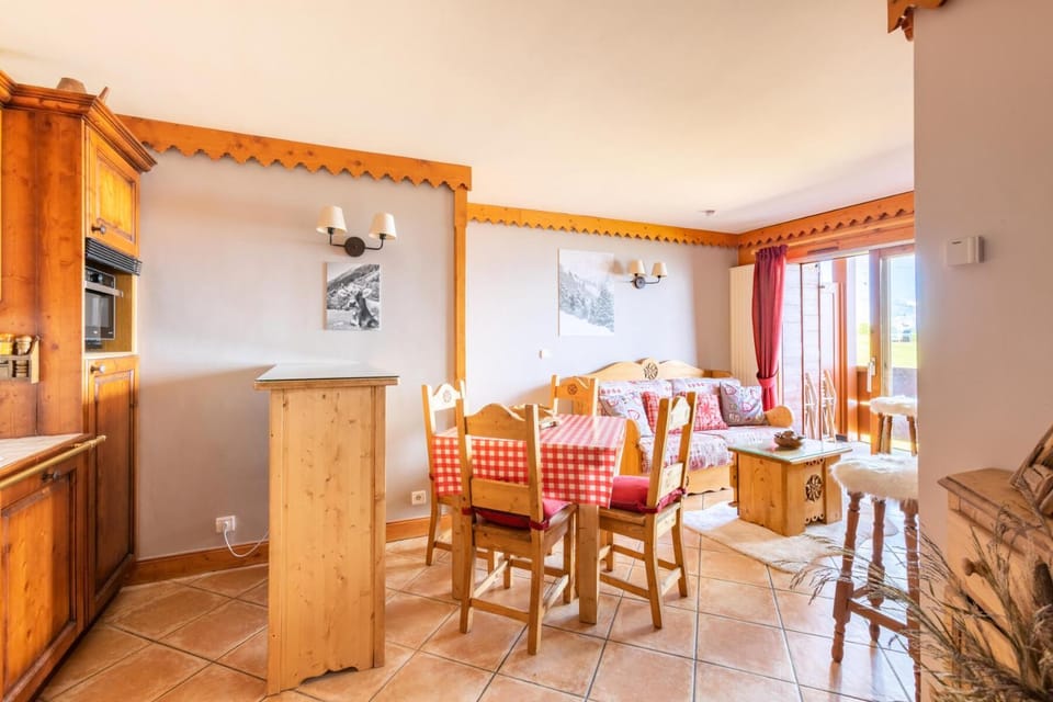 Bed, kitchen