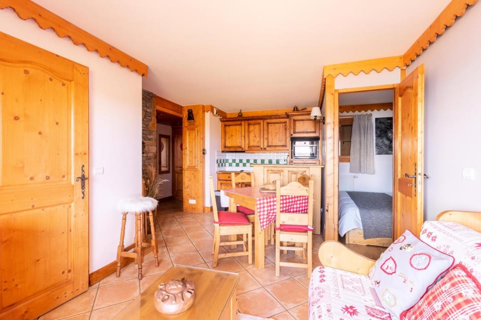 Bed, kitchen