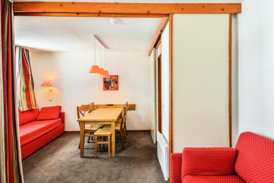Bed, kitchen