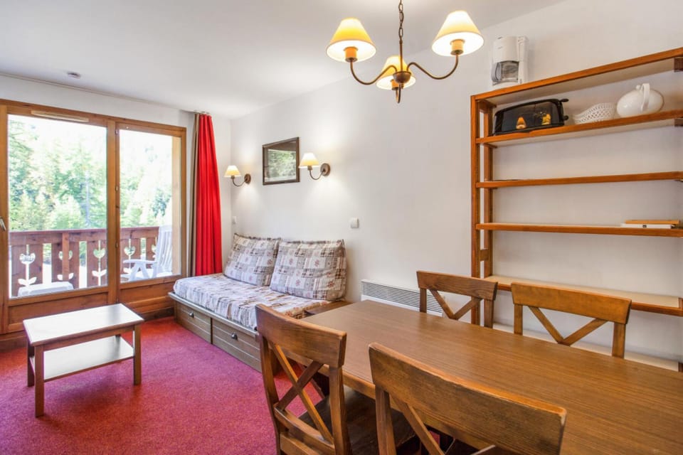 Bed, kitchen