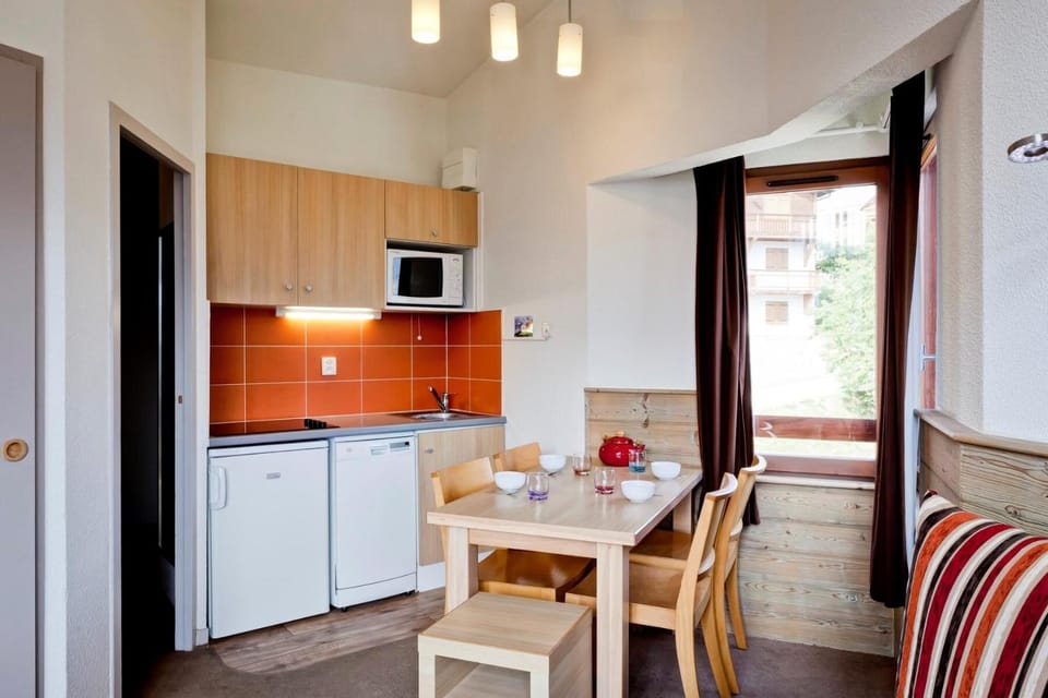 oven, kitchen