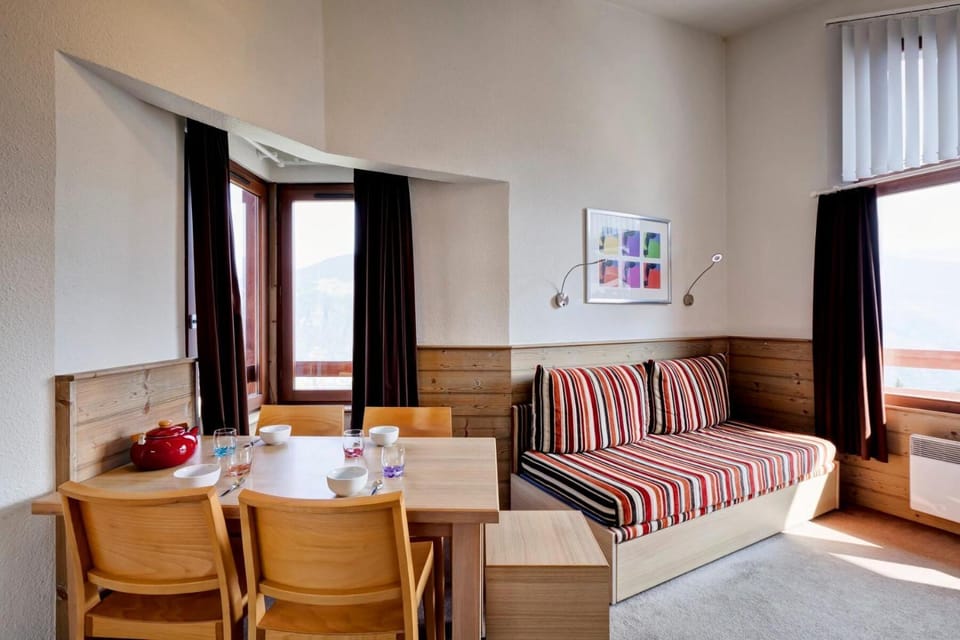 Bed, kitchen