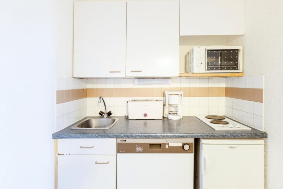 Bathroom, oven, kitchen