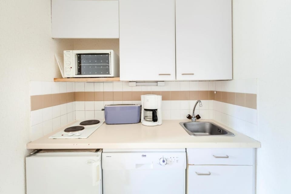 Bathroom, oven, kitchen